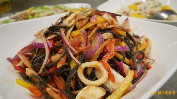 立德國父紀念館 cafe83餐廳:【台北 東區/國父記念館】【立德Café 83餐廳】高CP值,500元吃到飽,現切牛排、火腿、海鮮吃不停(價位)