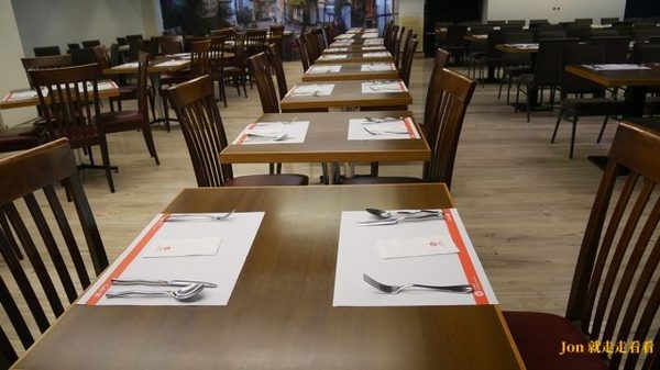 立德國父紀念館 cafe83餐廳:【台北 東區/國父記念館】【立德Café 83餐廳】高CP值,500元吃到飽,現切牛排、火腿、海鮮吃不停(價位)