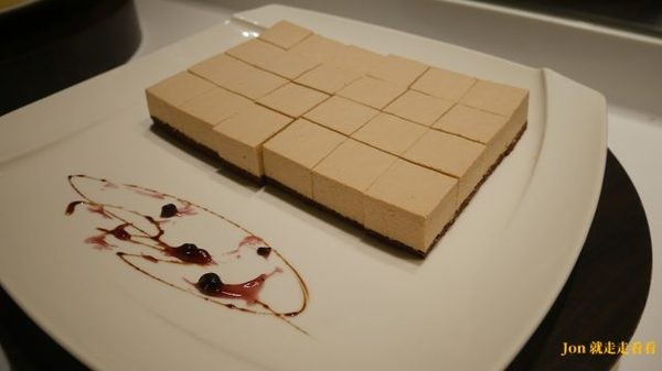 立德國父紀念館 cafe83餐廳:【台北 東區/國父記念館】【立德Café 83餐廳】高CP值,500元吃到飽,現切牛排、火腿、海鮮吃不停(價位)