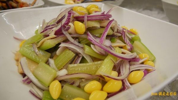 立德國父紀念館 cafe83餐廳:【台北 東區/國父記念館】【立德Café 83餐廳】高CP值,500元吃到飽,現切牛排、火腿、海鮮吃不停(價位)