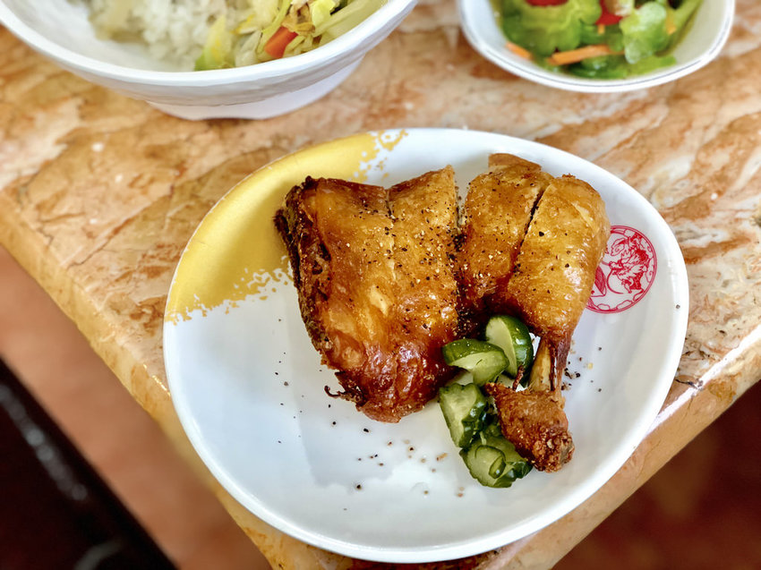 [台北大安] 想念死的君悅排骨香酥肉多汁 / 雞腿皮脆嫩又好吃 / 排骨飯雞腿飯 / 便當推薦 / 午餐晚餐