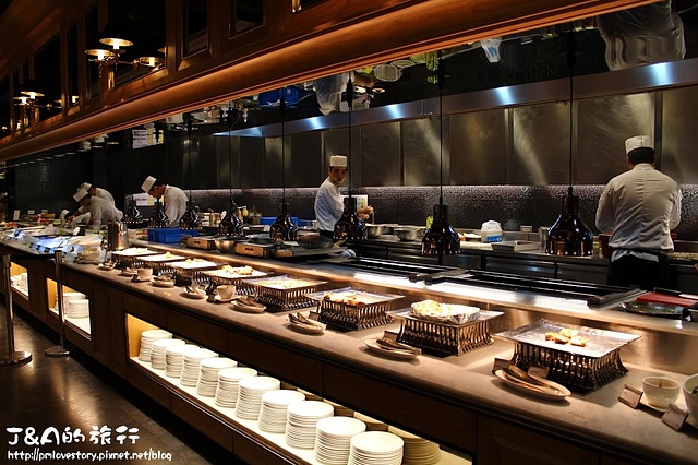 【捷運市政府】饗食天堂 信義店--多種異國料理吃到飽，滿足你多樣化的選擇~