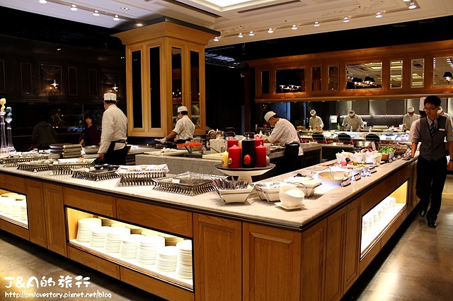 【捷運市政府】饗食天堂 信義店--多種異國料理吃到飽，滿足你多樣化的選擇~