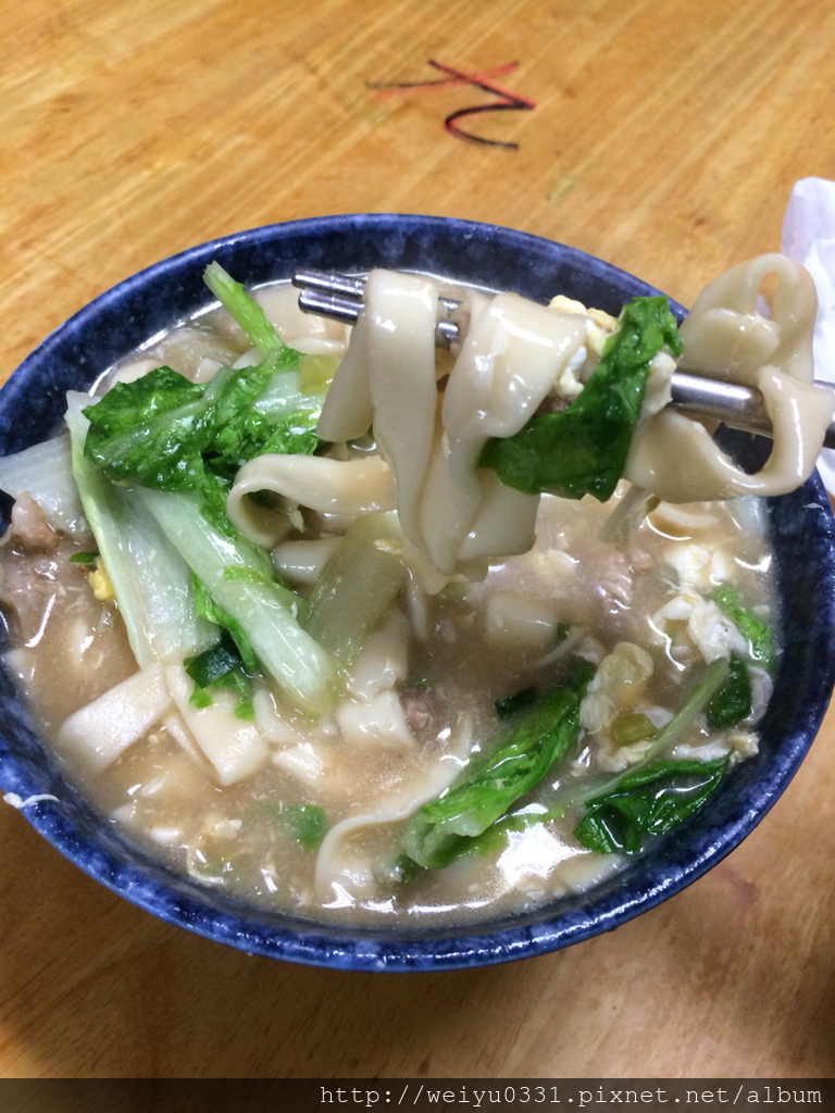 師大夜市神秘美食、台電大樓人氣料理－吃了不糊塗的《糊塗麵》！