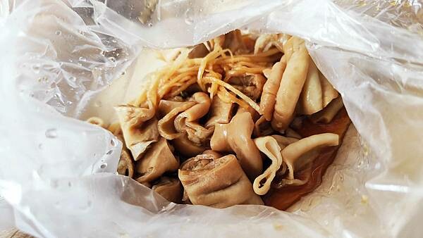 【台北美食】信維市場米粉湯｜大安捷運站附近最受歡迎的米粉湯