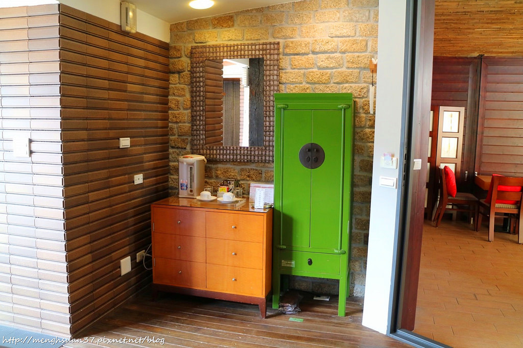 20180425_180425_0018