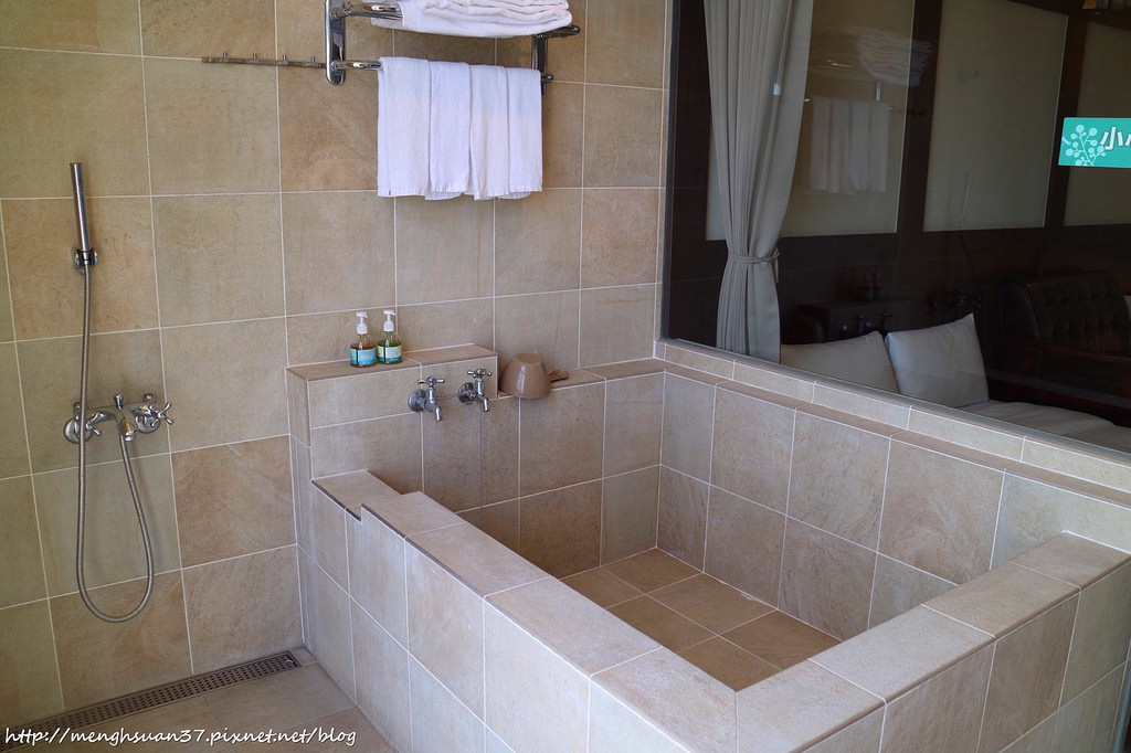 20180425_180425_0138