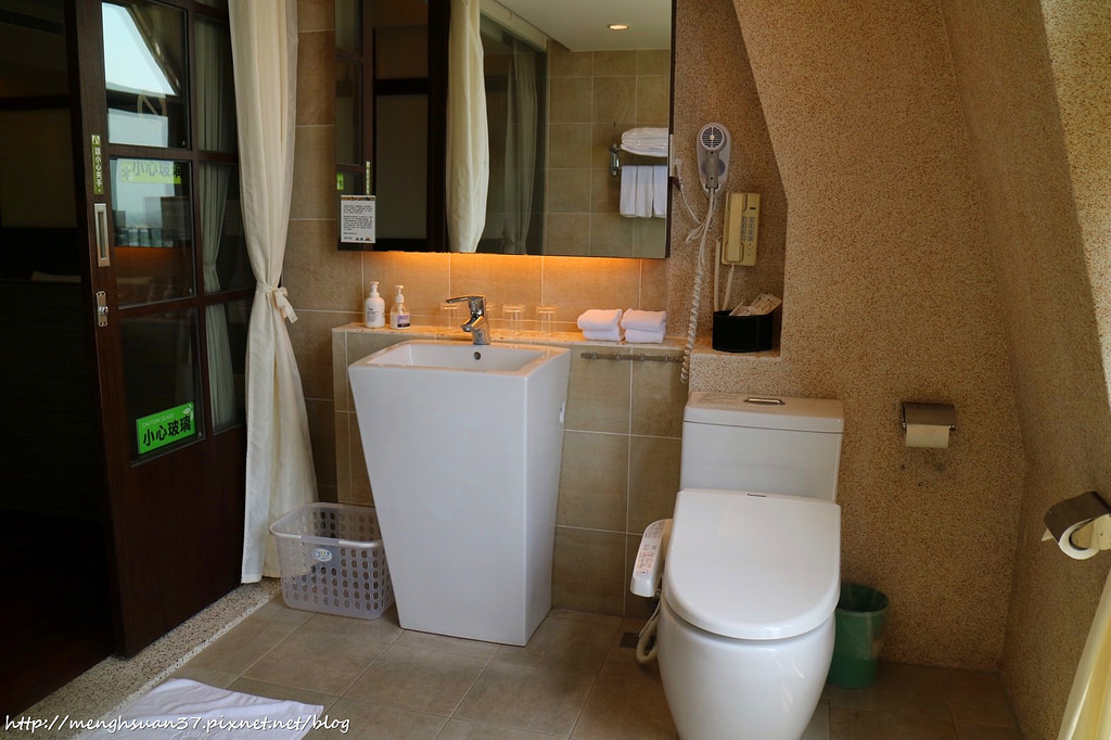 20180425_180425_0139