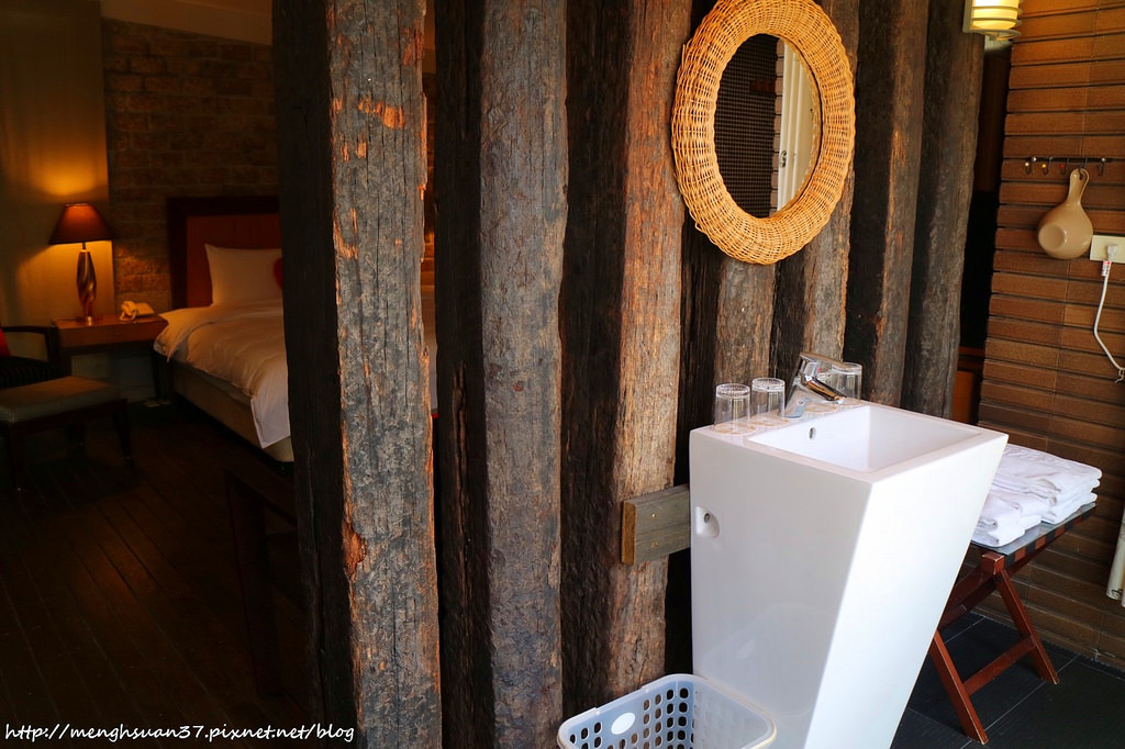 20180425_180425_0016