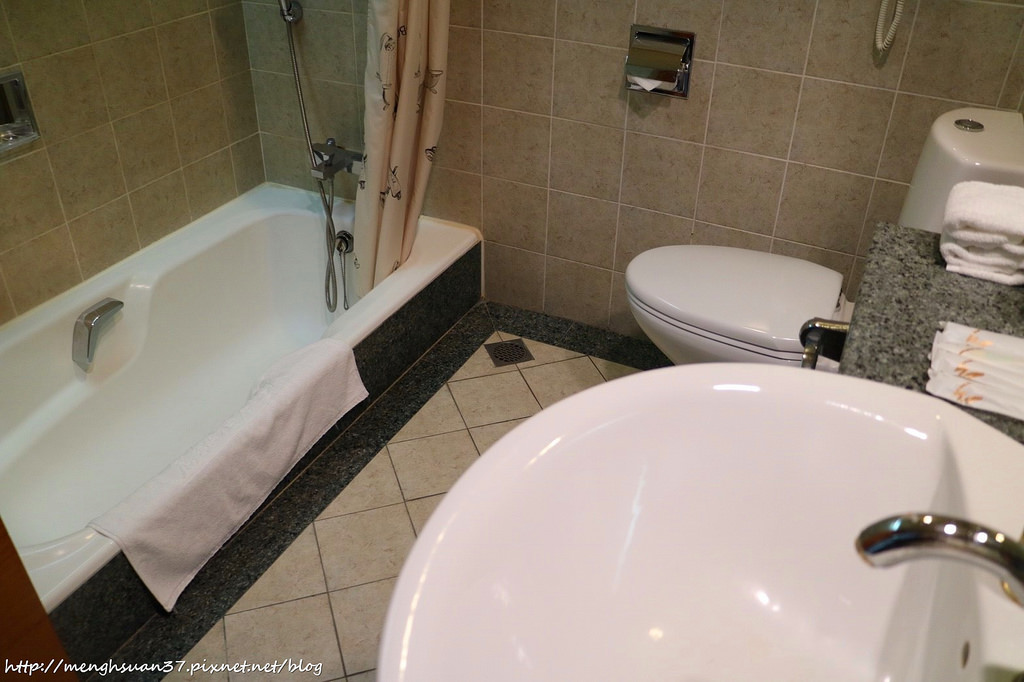 20180425_180425_0031