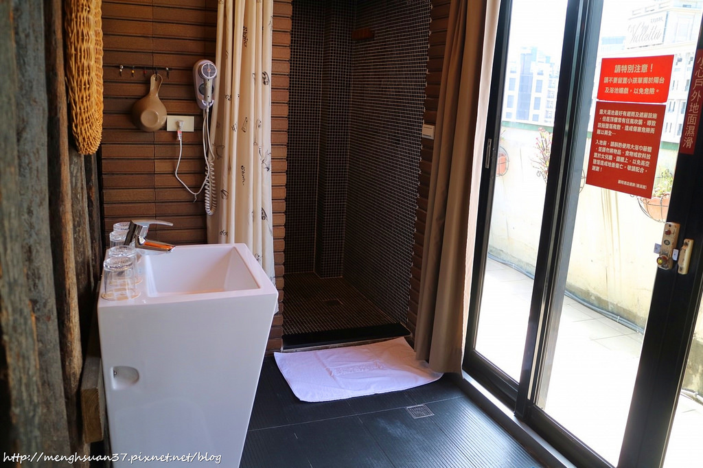 20180425_180425_0017