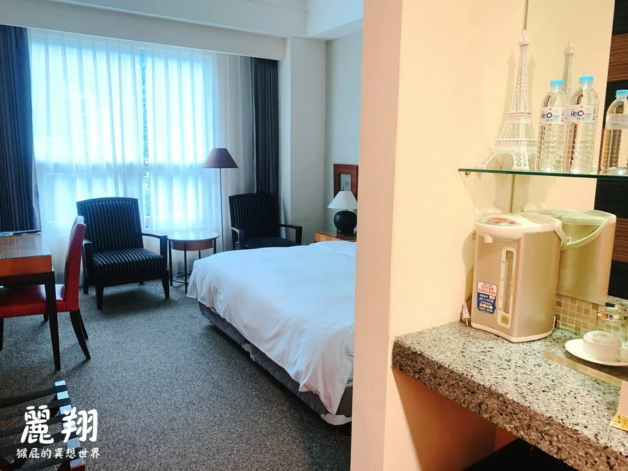 麗翔酒店礁溪館！麗翔酒店設施有泳池、撞球、桌球還有兒童遊戲室！有停車場！ @猴屁的異想世界