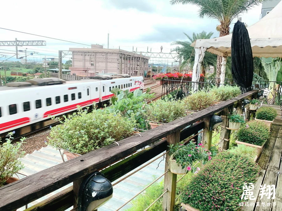 麗翔酒店礁溪館！麗翔酒店設施有泳池、撞球、桌球還有兒童遊戲室！有停車場！ @猴屁的異想世界