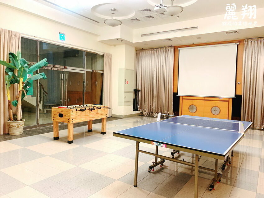 麗翔酒店礁溪館!麗翔酒店設施有泳池、撞球、桌球還有兒童遊戲室!有停車場! @猴屁的異想世界