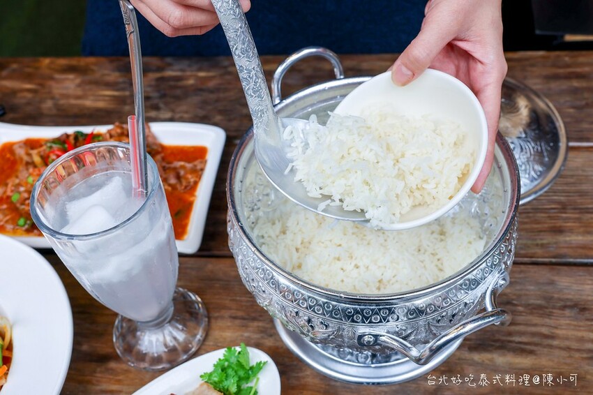 台北市大安區【臨江街夜市美食】銀泰小館，台北泰式料理餐廳推薦