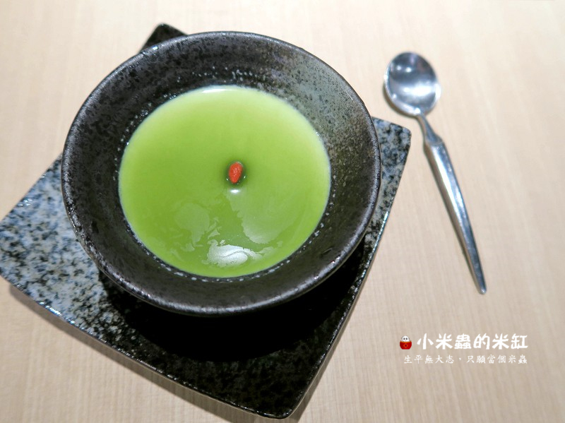 【捷運忠孝敦化站】聚北海道昆布鍋-台北誠品敦南店~熱呼呼的北海道牛奶鍋，冬季限定!