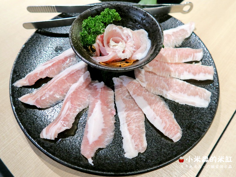 【捷運忠孝敦化站】聚北海道昆布鍋-台北誠品敦南店~熱呼呼的北海道牛奶鍋，冬季限定!