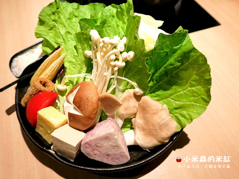 【捷運忠孝敦化站】聚北海道昆布鍋-台北誠品敦南店~熱呼呼的北海道牛奶鍋，冬季限定!