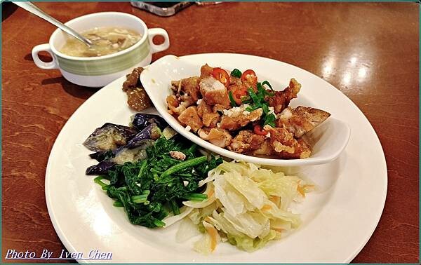 《台北大安區》隱藏在大安區鬧中取靜的中式簡餐咖啡廳/餐點飲品