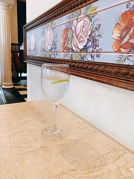 【古典玫瑰園-東門】彷彿藝術館用餐~捷運東門站/英式下午茶/永康商圈咖啡/wifi