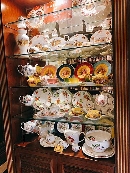 【古典玫瑰園-東門】彷彿藝術館用餐~捷運東門站/英式下午茶/永康商圈咖啡/wifi