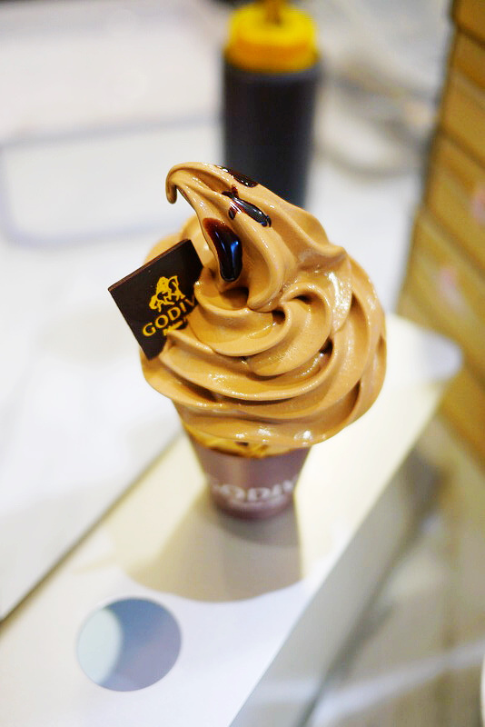 【台北】悠美菓子 (You-Mei Sweets) & GODIVA 巧克力霜淇淋 ~ 來支香濃好食的沁涼霜淇淋吧!!