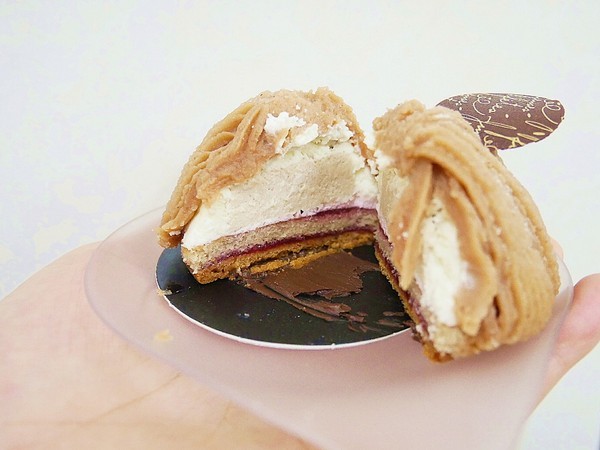 阿瑪迪斯甜點專賣店：Kaffee Amadeus阿瑪迪斯甜點專賣店-台北百貨甜點  外型精緻、用料講究  經過很難不被吸引  現在還有新品-