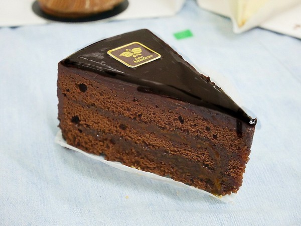 阿瑪迪斯甜點專賣店：Kaffee Amadeus阿瑪迪斯甜點專賣店-台北百貨甜點  外型精緻、用料講究  經過很難不被吸引  現在還有新品-