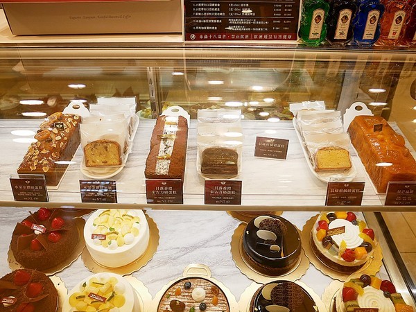 阿瑪迪斯甜點專賣店：Kaffee Amadeus阿瑪迪斯甜點專賣店-台北百貨甜點  外型精緻、用料講究  經過很難不被吸引  現在還有新品-