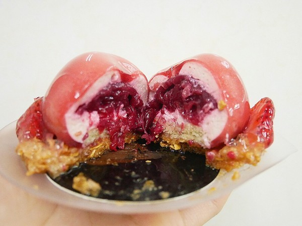 阿瑪迪斯甜點專賣店：Kaffee Amadeus阿瑪迪斯甜點專賣店-台北百貨甜點  外型精緻、用料講究  經過很難不被吸引  現在還有新品-