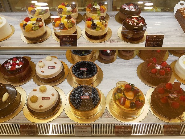 阿瑪迪斯甜點專賣店：Kaffee Amadeus阿瑪迪斯甜點專賣店-台北百貨甜點  外型精緻、用料講究  經過很難不被吸引  現在還有新品-