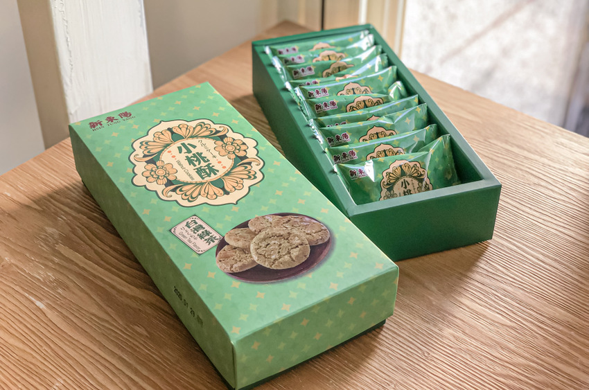 sansan小矮走跳日記-新東陽 綠茶小桃酥禮盒