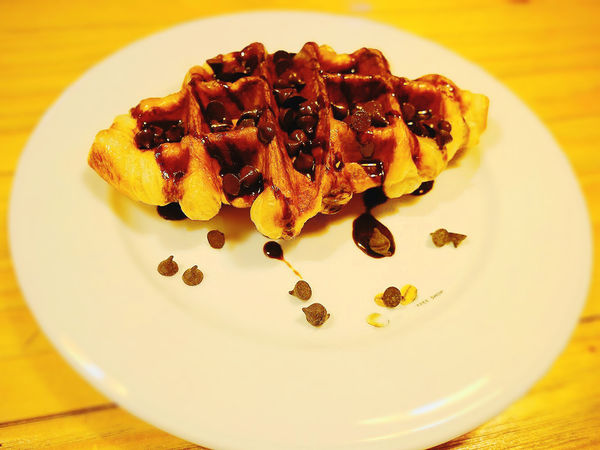 怡客咖啡 ❤️全新格子可頌，六種口味大集合！海苔起司、蜜糖核果奶油、炒蛋嫩雞、巧克力、冰淇淋蘋果口味推推～