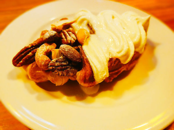 怡客咖啡 ❤️全新格子可頌，六種口味大集合！海苔起司、蜜糖核果奶油、炒蛋嫩雞、巧克力、冰淇淋蘋果口味推推～