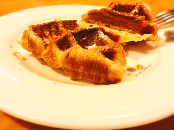 怡客咖啡 ❤️全新格子可頌，六種口味大集合！海苔起司、蜜糖核果奶油、炒蛋嫩雞、巧克力、冰淇淋蘋果口味推推～