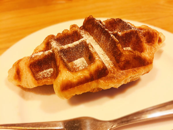 怡客咖啡 ❤️全新格子可頌，六種口味大集合！海苔起司、蜜糖核果奶油、炒蛋嫩雞、巧克力、冰淇淋蘋果口味推推～