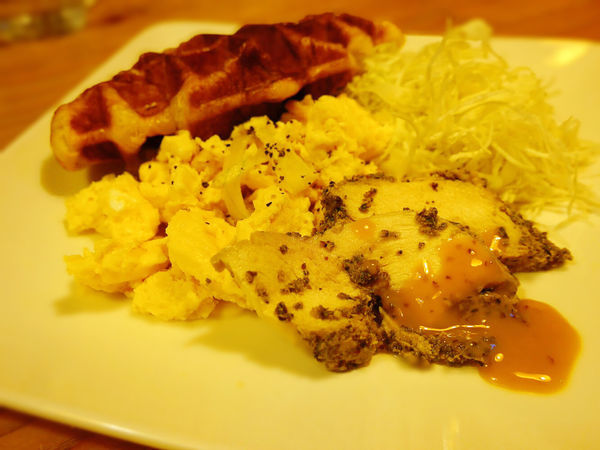 怡客咖啡 ❤️全新格子可頌，六種口味大集合！海苔起司、蜜糖核果奶油、炒蛋嫩雞、巧克力、冰淇淋蘋果口味推推～