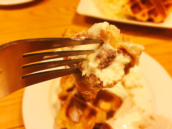 怡客咖啡 ❤️全新格子可頌，六種口味大集合！海苔起司、蜜糖核果奶油、炒蛋嫩雞、巧克力、冰淇淋蘋果口味推推～