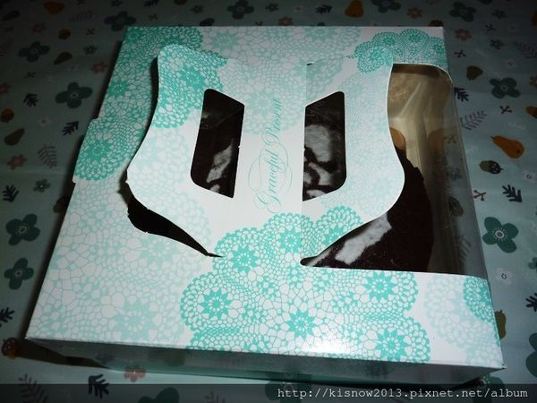 喜之坊（辦公室）(門市：延吉店、光復南路店)：財圓廣進,諸事大吉,年節伴手禮推薦,牛軋糖推薦,下午茶點心推薦-喜之坊古典巧克力蛋糕與圓片牛軋糖体驗心得