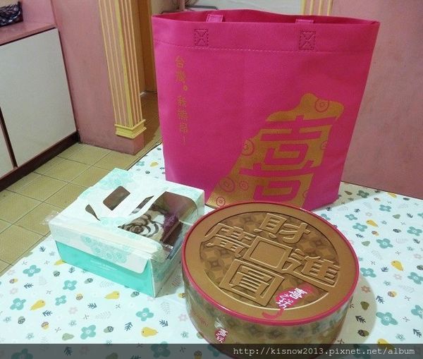 喜之坊（辦公室）(門市：延吉店、光復南路店)：財圓廣進,諸事大吉,年節伴手禮推薦,牛軋糖推薦,下午茶點心推薦-喜之坊古典巧克力蛋糕與圓片牛軋糖体驗心得