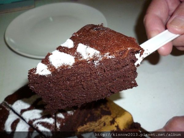 喜之坊（辦公室）(門市：延吉店、光復南路店)：財圓廣進,諸事大吉,年節伴手禮推薦,牛軋糖推薦,下午茶點心推薦-喜之坊古典巧克力蛋糕與圓片牛軋糖体驗心得