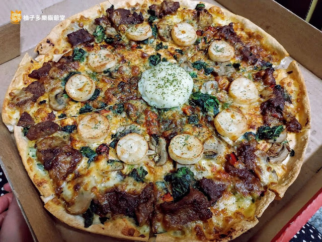 Pizza Hut 必勝客:威士忌牛排干貝比薩、聖誕花圈烤雞餐(比薩+HOT燒大拼盤),聖誕節與新年的聚餐應景披薩!