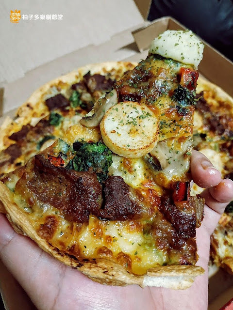 Pizza Hut 必勝客:威士忌牛排干貝比薩、聖誕花圈烤雞餐(比薩+HOT燒大拼盤),聖誕節與新年的聚餐應景披薩!