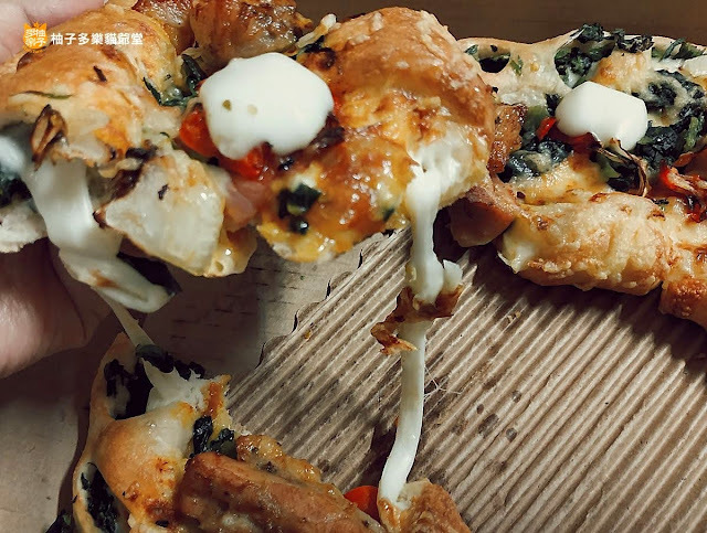 Pizza Hut 必勝客:威士忌牛排干貝比薩、聖誕花圈烤雞餐(比薩+HOT燒大拼盤),聖誕節與新年的聚餐應景披薩!