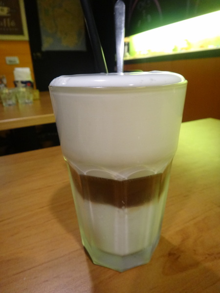 Burger Joint 7分So 漢堡 早午餐專賣(華美店):Burger Joint 7分So 漢堡 早午餐專賣(華美店)-早午餐都好好吃♥ 服務人員好親切 真的是一來還想再來的店