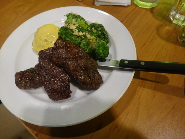 Burger Joint 7分So 漢堡 早午餐專賣(華美店):Burger Joint 7分So 漢堡 早午餐專賣(華美店)-早午餐都好好吃♥ 服務人員好親切 真的是一來還想再來的店