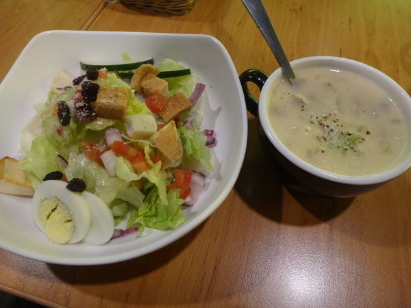 Burger Joint 7分So 漢堡 早午餐專賣(華美店):Burger Joint 7分So 漢堡 早午餐專賣(華美店)-早午餐都好好吃♥ 服務人員好親切 真的是一來還想再來的店