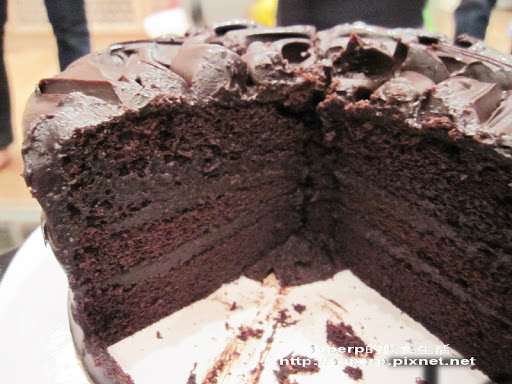 [甜點食記]Black as Chocolate的經典巧克力和黑加侖草莓蛋糕二連發