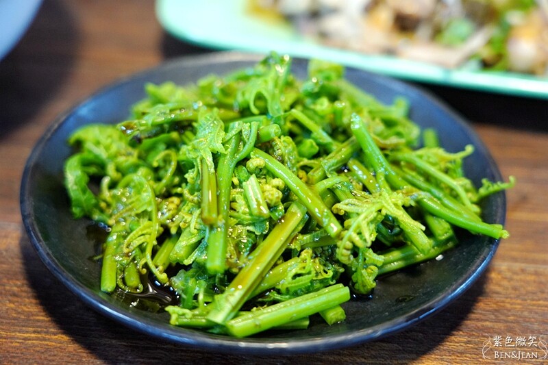 南投埔里小吃推薦「胡國雄古早麵」切仔麵 魯肉飯再訪依然爆棚。