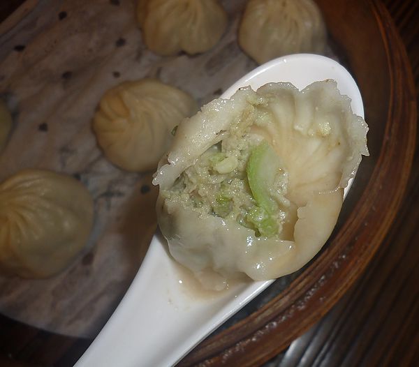 盛園絲瓜小籠湯包：翻桌率超高--盛園絲瓜小籠湯包体驗心得